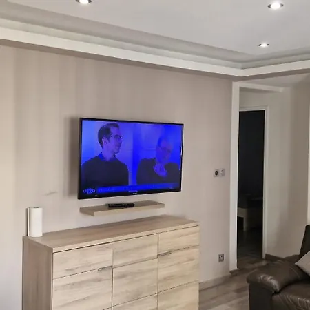 Apartment Centre 2 *